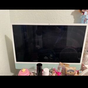 Apple - iMac 24” - Apple M1 - 8GB (Early 2022) - Green